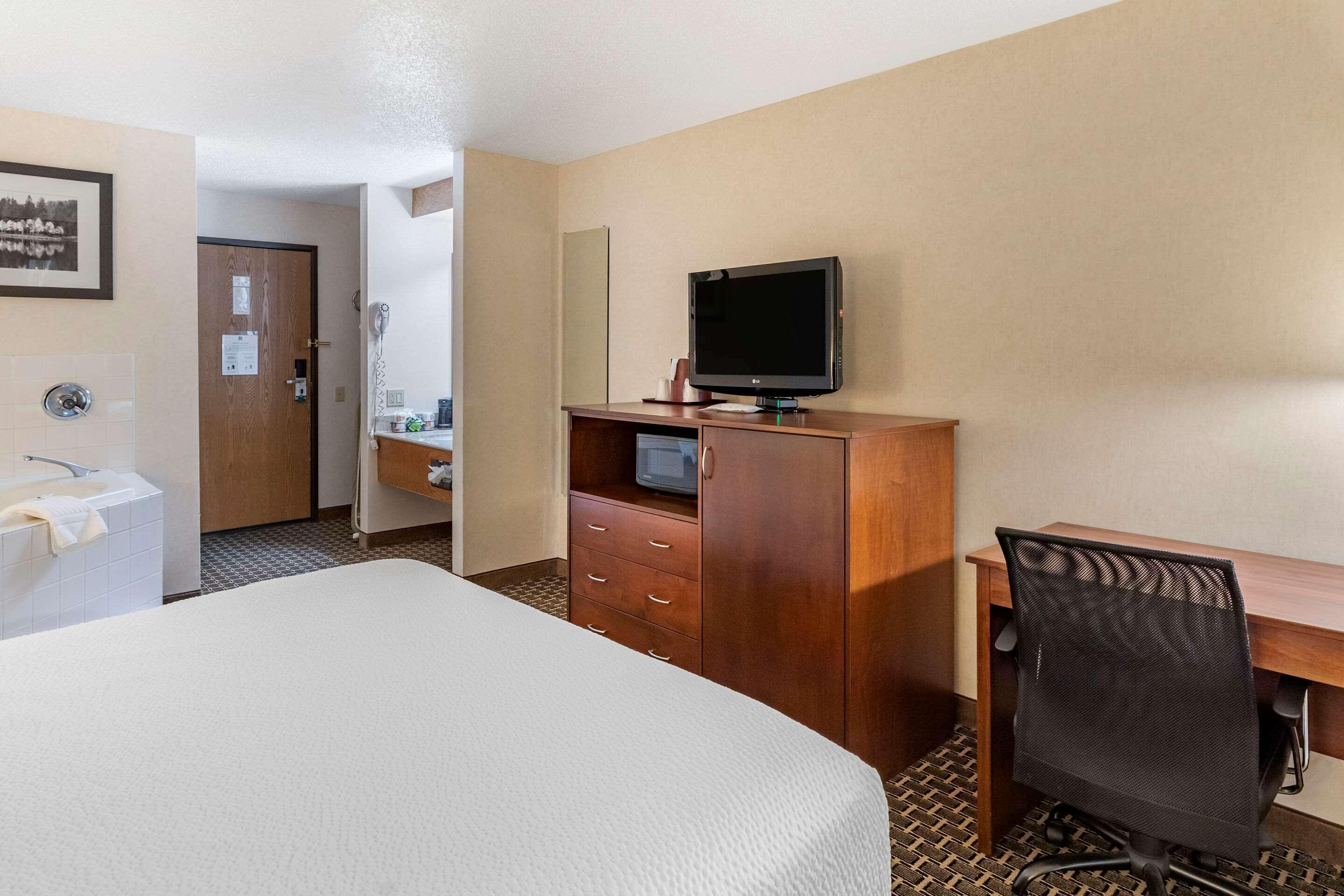 Quality Inn & Suites Steamboat Springs Exterior photo