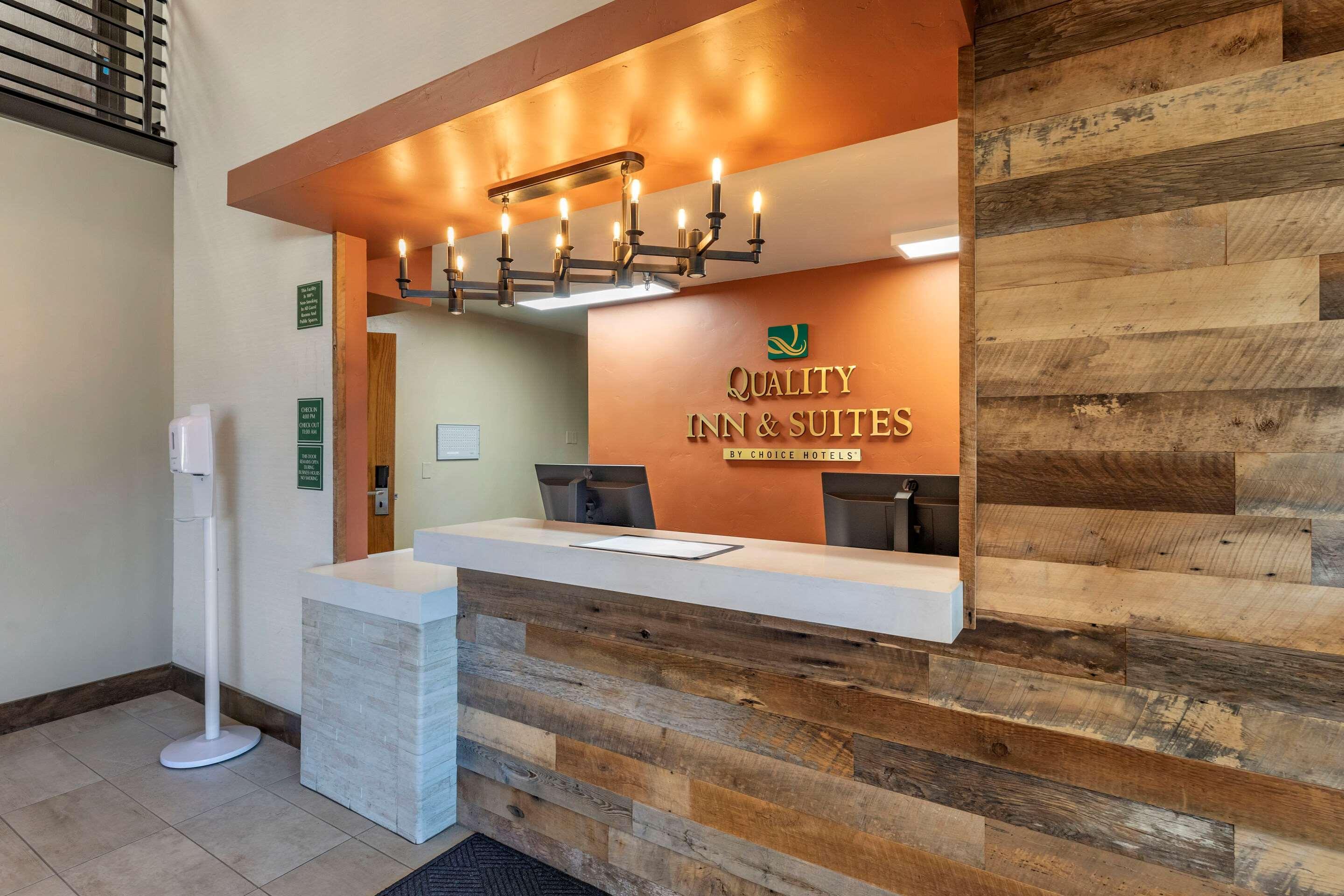 Quality Inn & Suites Steamboat Springs Exterior photo
