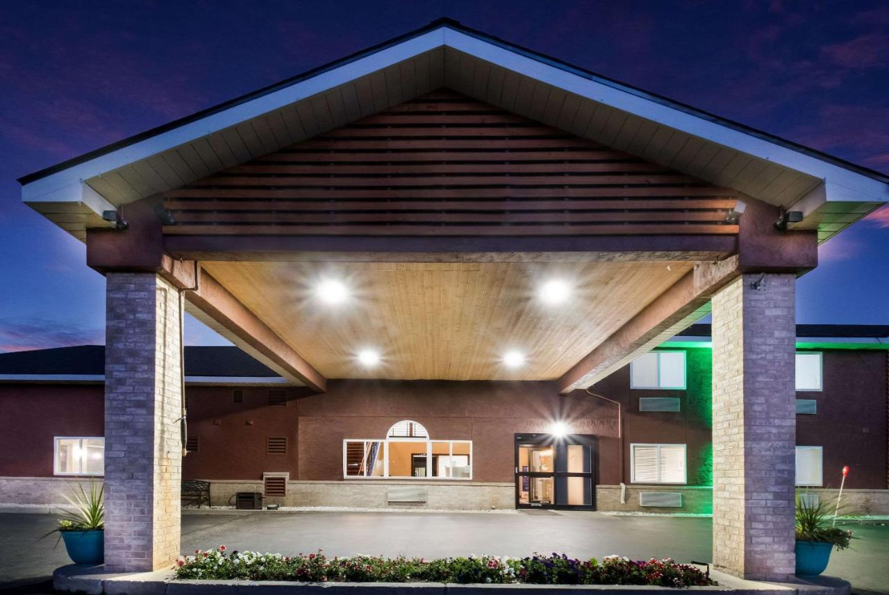 Quality Inn & Suites Steamboat Springs Exterior photo