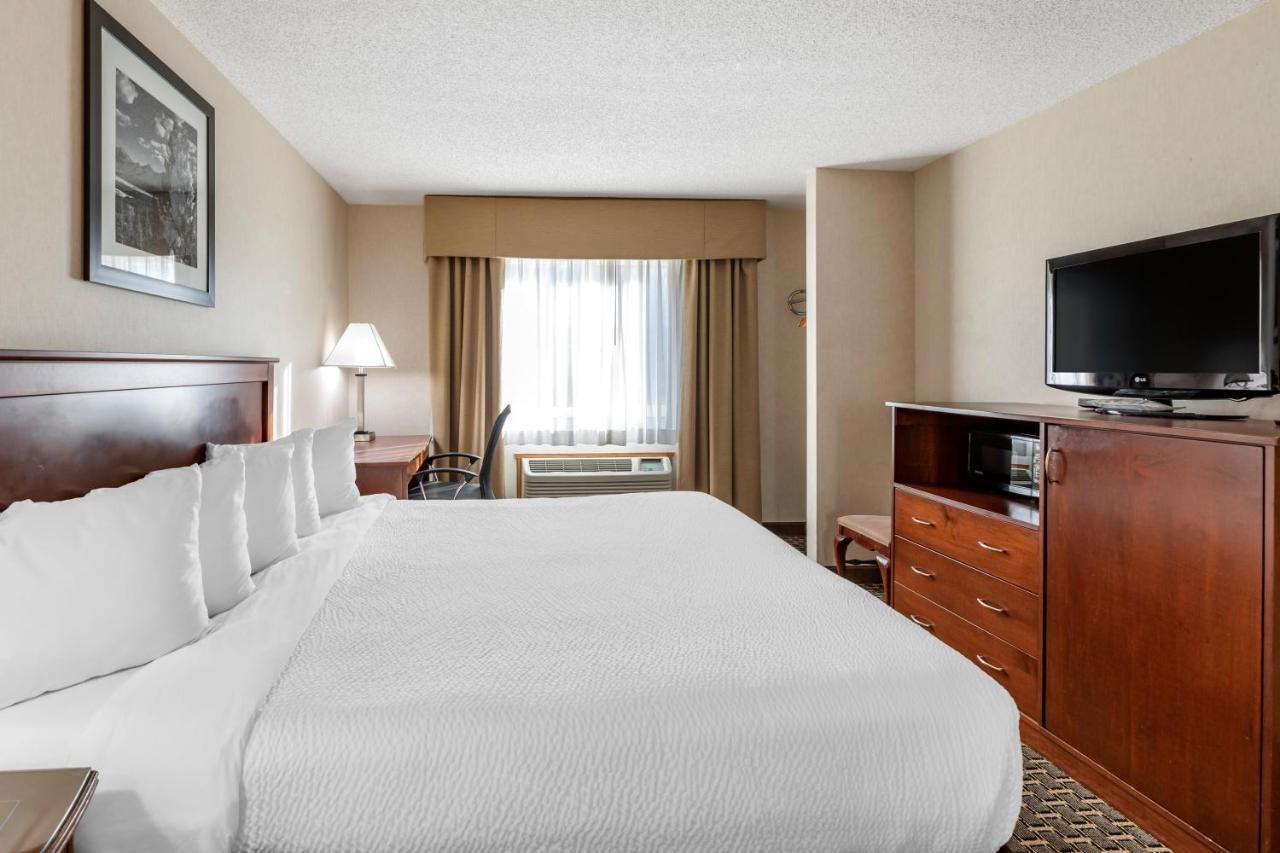 Quality Inn & Suites Steamboat Springs Room photo