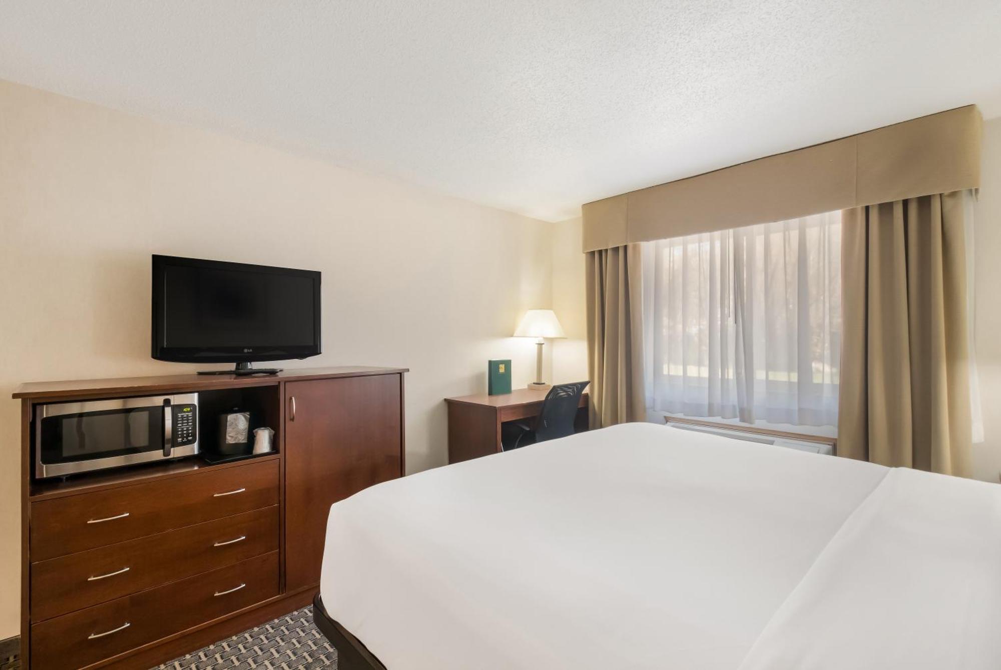 Quality Inn & Suites Steamboat Springs Exterior photo