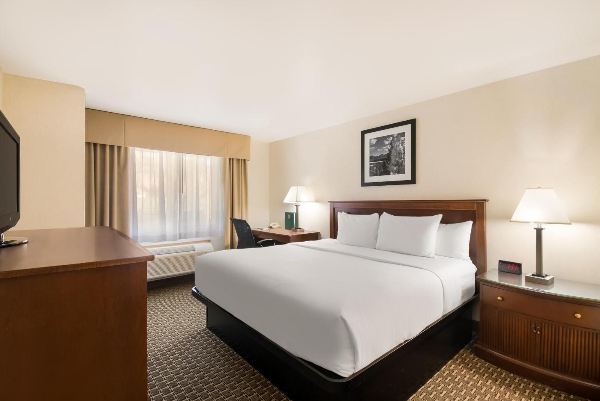 Quality Inn & Suites Steamboat Springs Exterior photo