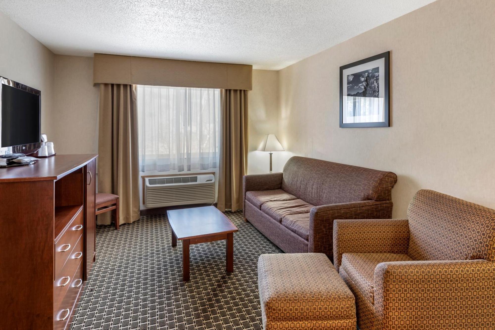 Quality Inn & Suites Steamboat Springs Room photo